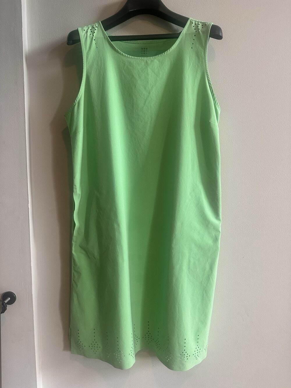 Title Nine Unconventional Sleeveless Dress Size Large Green Laser Cut Golf